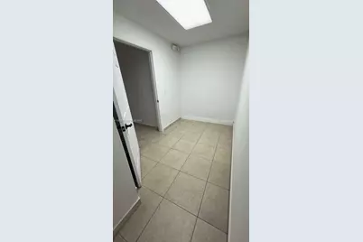 1671 W 37th St #3 & 4, Hialeah, FL 33012 - Photo 11