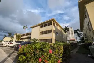 11960 NE 19th Dr, North Miami, FL 33181 - Photo 1