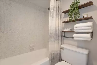 300 SE Bayview Dr #2114, Sunny Isles Beach, FL 33160 - Photo 13