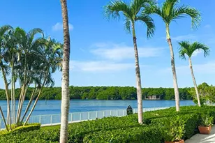 300 SE Bayview Dr, Sunny Isles Beach, FL 33160 - Photo 23