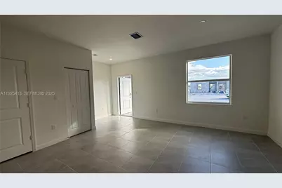 1096 SE 2nd Ter #1096, Miami, FL 33034 - Photo 5