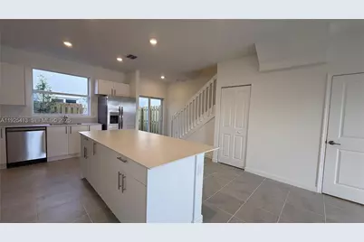 1096 SE 2nd Ter #1096, Miami, FL 33034 - Photo 13