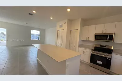1096 SE 2nd Ter #1096, Miami, FL 33034 - Photo 15