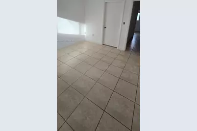 560 NW 82nd Pl #303, Miami, FL 33126 - Photo 7