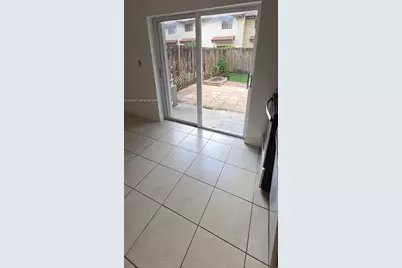 560 NW 82nd Pl #303, Miami, FL 33126 - Photo 3