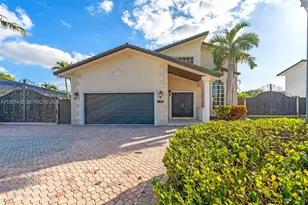 10298 NW 130th St, Hialeah Gardens, FL 33018 - Photo 1