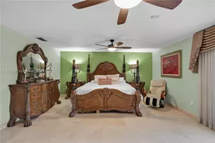 10298 NW 130th St, Hialeah Gardens, FL 33018 - Photo 31