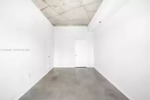 10 SW South River Dr, Miami, FL 33130 - Photo 17