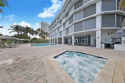 6515 Collins Ave #605, Miami Beach, FL 33141 - Photo 17