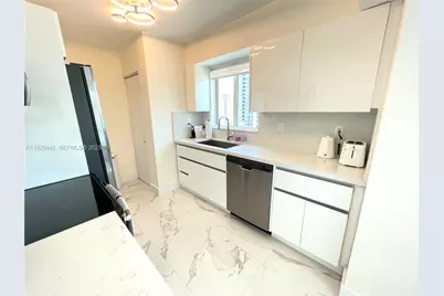 5900 Collins Ave #1104, Miami Beach, FL 33140 - Photo 3