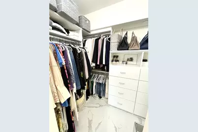5900 Collins Ave #1104, Miami Beach, FL 33140 - Photo 21