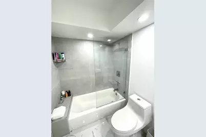 5900 Collins Ave #1104, Miami Beach, FL 33140 - Photo 19