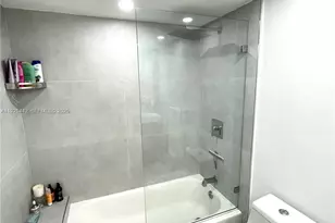 5900 Collins Ave, Miami Beach, FL 33140 - Photo 19