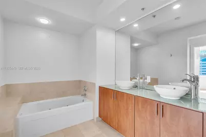 315 NE 3rd Ave #1805, Fort Lauderdale, FL 33301 - Photo 21