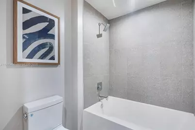 11 NE 6th Street #2206, Miami, FL 33132 - Photo 11