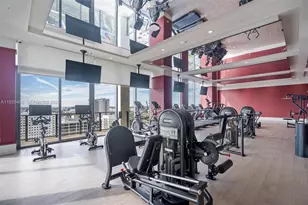 11 NE 6th St, Miami, FL 33132 - Photo 21