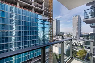 11 NE 6th St, Miami, FL 33132 - Photo 15