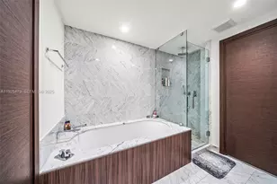 1000 Brickell Plaza, Miami, FL 33131 - Photo 9