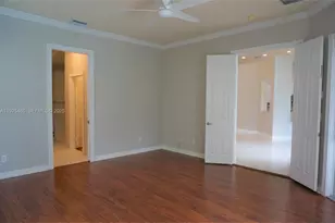 8006 N Savannah Cir, Davie, FL 33328 - Photo 5