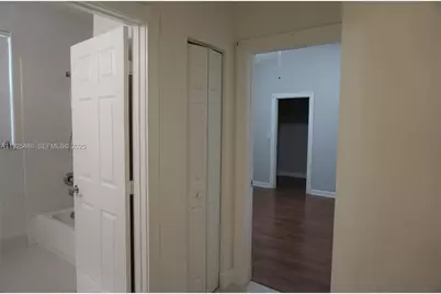 8006 N Savannah Cir, Davie, FL 33328 - Photo 13