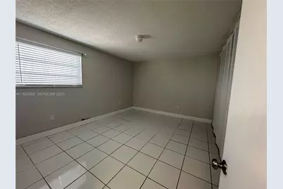 1975 NE 135th St #3E, North Miami, FL 33181 - Photo 3