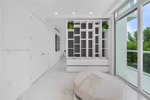 100 S Pointe Dr, Miami Beach, FL 33139 - Photo 21