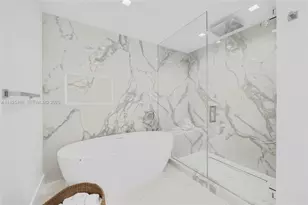 100 S Pointe Dr, Miami Beach, FL 33139 - Photo 31