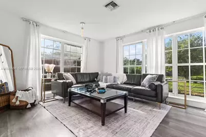 909 NE 7th St, Pompano Beach, FL 33060 - Photo 5