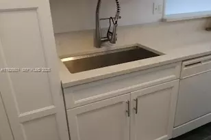 3061 NE 49th St, Fort Lauderdale, FL 33308 - Photo 5