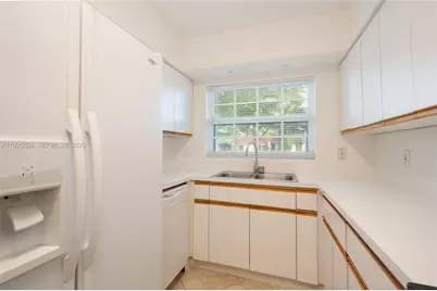 1734 NE 142nd St, North Miami, FL 33181 - Photo 9