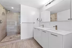 1300 Brickell Bay Dr, Miami, FL 33131 - Photo 11