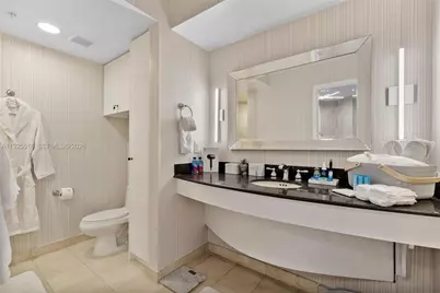18001 Collins Ave #2512, Sunny Isles Beach, FL 33160 - Photo 15