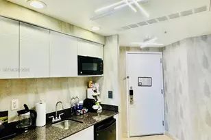 18001 Collins Ave, Sunny Isles Beach, FL 33160 - Photo 17