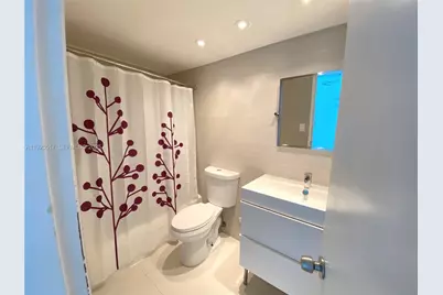 5445 Collins Ave #610, Miami Beach, FL 33140 - Photo 3