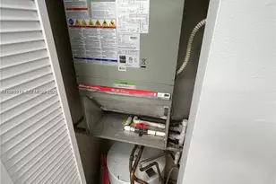 1075 W 68th St, Hialeah, FL 33014 - Photo 23