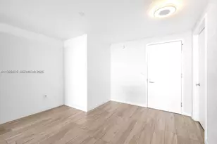 460 NE 28th St, Miami, FL 33137 - Photo 23