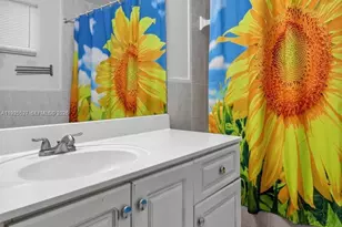 18615 NW 84th Pl., Hialeah, FL 33015 - Photo 21
