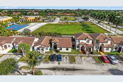 18615 NW 84th Pl #103-1, Hialeah, FL 33015 - Photo 35