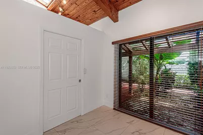 2621 S Parkview Dr, Hallandale Beach, FL 33009 - Photo 27