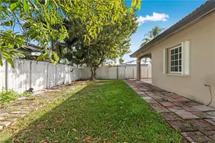 13941 SW 13th St, Miami, FL 33184 - Photo 23