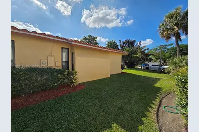 1327 NW 87th Ter, Coral Springs, FL 33071 - Photo 5
