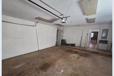 1327 NW 87th Ter, Coral Springs, FL 33071 - Photo 37