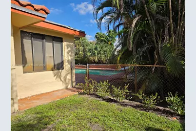 1327 NW 87th Ter, Coral Springs, FL 33071 - Photo 7