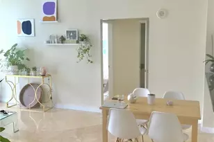 31 SE 5th St, Miami, FL 33131 - Photo 3