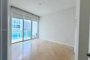 31 SE 5th St, Miami, FL 33131 - Photo 7