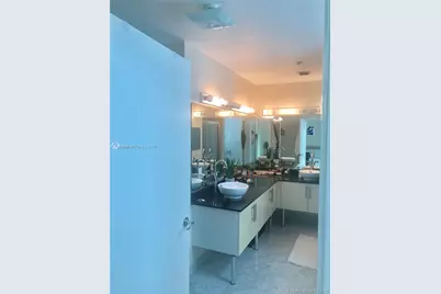 31 SE 5th St #4218, Miami, FL 33131 - Photo 9