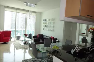 31 SE 5th St, Miami, FL 33131 - Photo 5