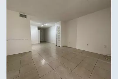 9375 Fontainebleau Blvd #L119, Miami, FL 33172 - Photo 5