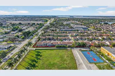 18615 NW 84th Pl #104-1, Hialeah, FL 33015 - Photo 41