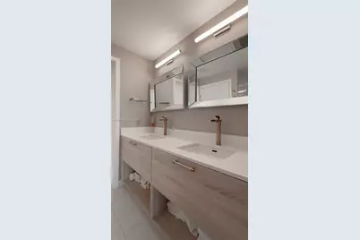 16385 Biscayne Blvd #3017-3018, North Miami Beach, FL 33160 - Photo 33